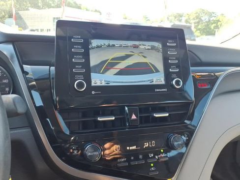 Used 2024 Toyota Camry SE FWD image 17