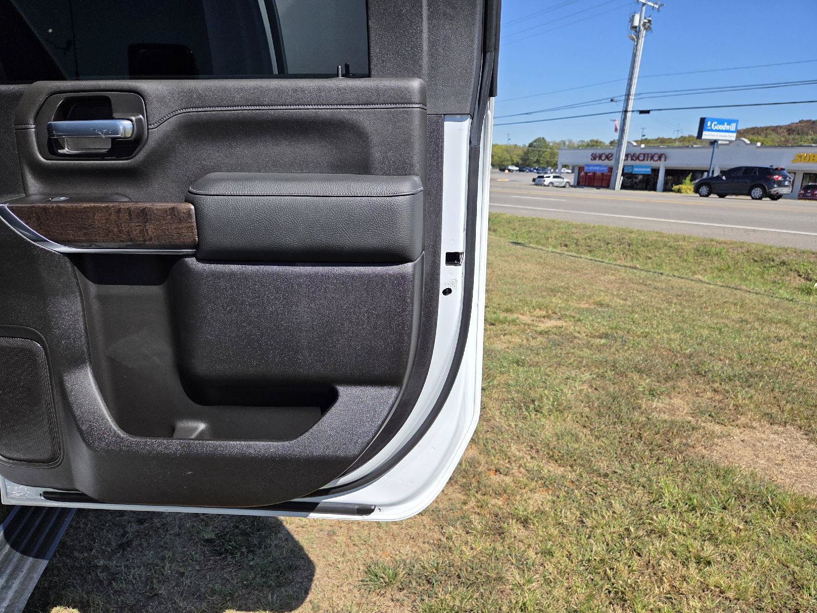 Used 2022 GMC Sierra 2500 Denali w/ Denali Ultimate Package AWD/4WD image 39
