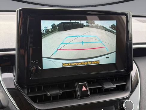 Used 2025 Toyota Corolla Cross LE FWD image 24