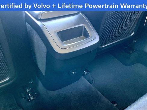 Used 2022 Volvo XC60 B5 Momentum image 30