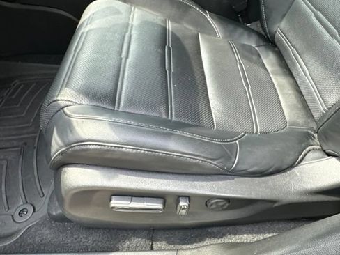 Used 2022 Honda CR-V Touring image 31