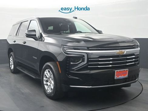 Used 2025 Chevrolet Tahoe LT image 2