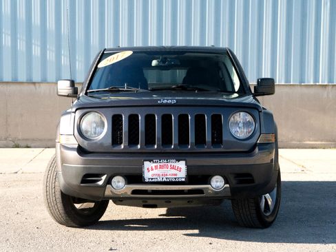 Used 2017 Jeep Patriot High Altitude image 2