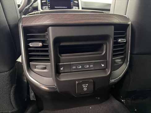 New 2026 RAM 2500 Laramie AWD/4WD image 11