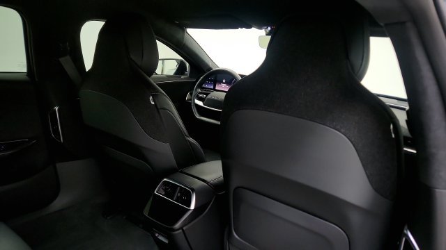 Used 2024 Lucid Air Pure RWD image 39