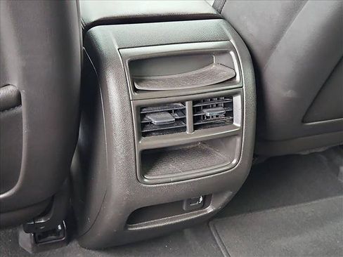 Used 2019 Cadillac XT5 Luxury FWD image 17