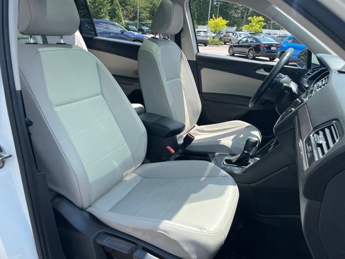 Used 2019 Volkswagen Tiguan SE FWD image 33