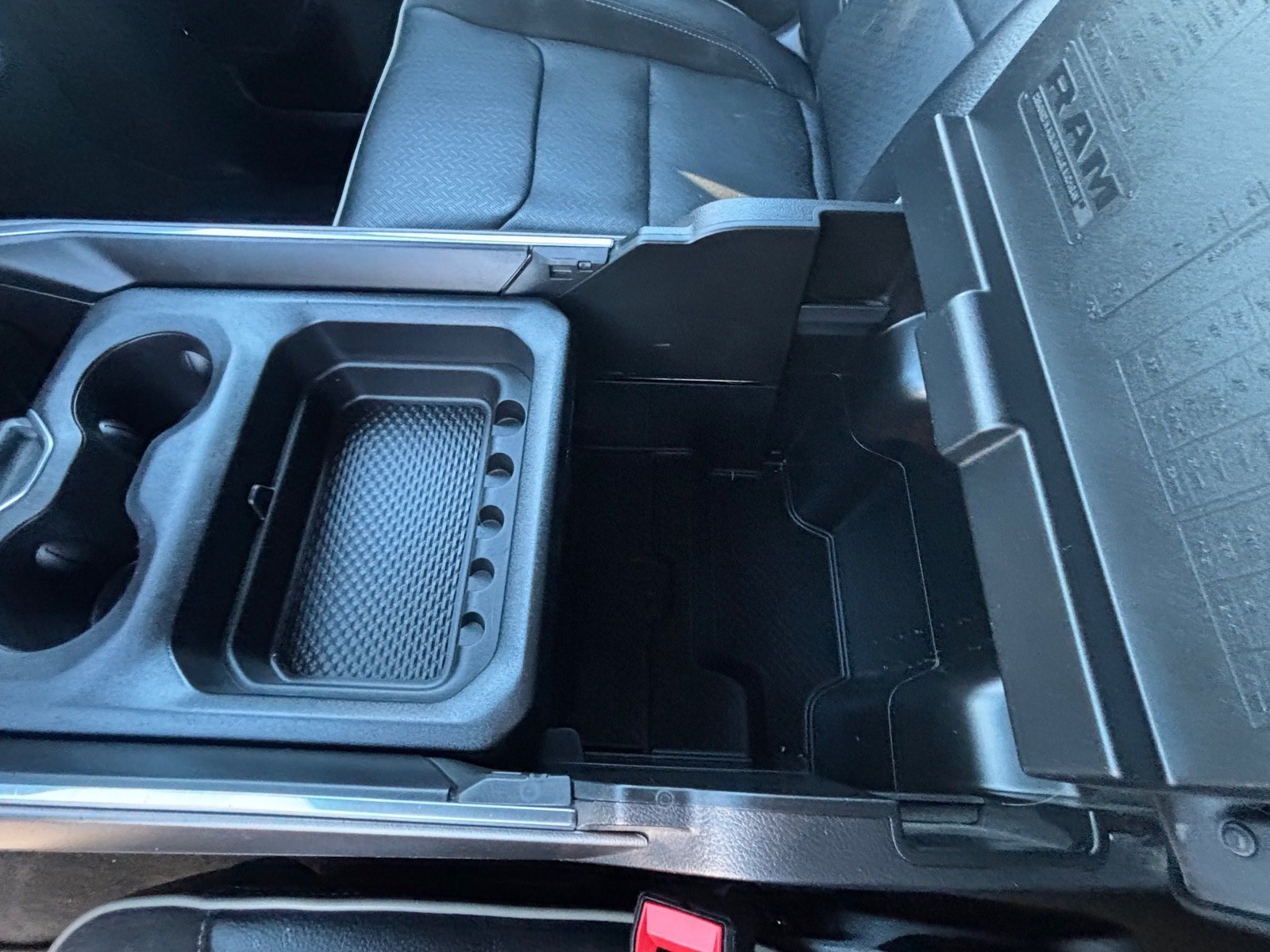 Used 2024 RAM 1500 Laramie RWD image 18