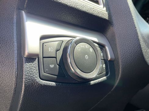 Used 2017 Ford Explorer XLT FWD image 15