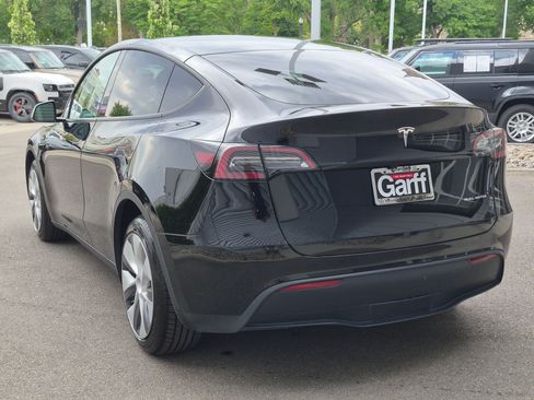 Used 2024 Tesla Model Y Long Range AWD/4WD image 5