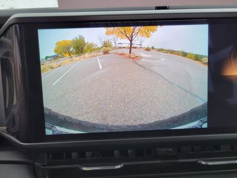 Used 2024 Jeep Wrangler Unlimited Rubicon image 23