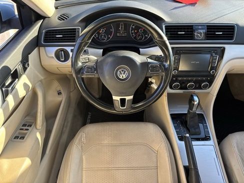 Used 2012 Volkswagen Passat TDI SE image 12