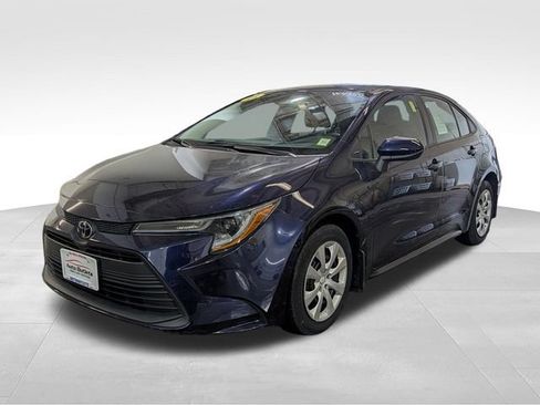 Used 2023 Toyota Corolla LE FWD image 3