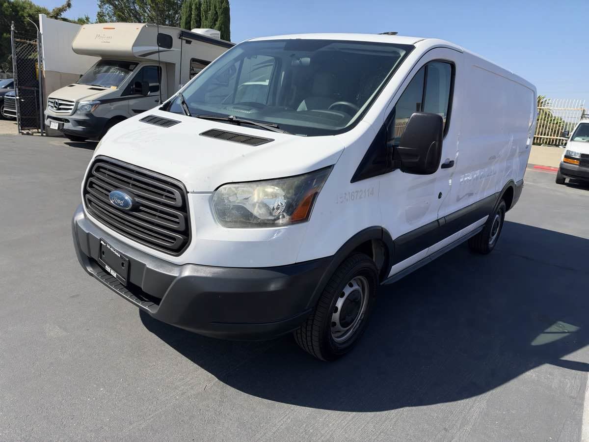 Used 2015 Ford Transit 250 130 Low Roof RWD image 3