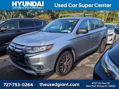 Used 2018 Mitsubishi Outlander ES FWD image 1
