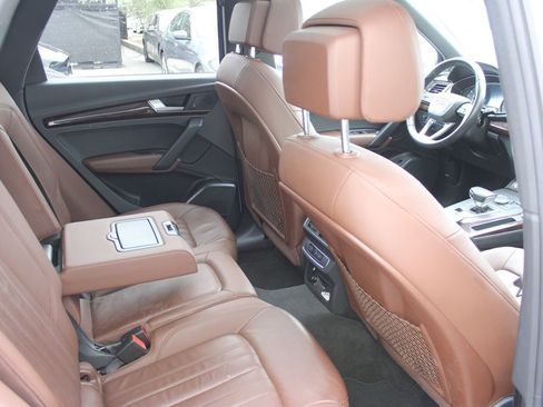 Used 2019 Audi Q5 2.0T Premium w/ Convenience Package image 21