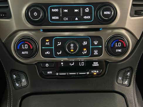 Used 2020 GMC Yukon XL Denali w/ Open Road Package AWD/4WD image 9