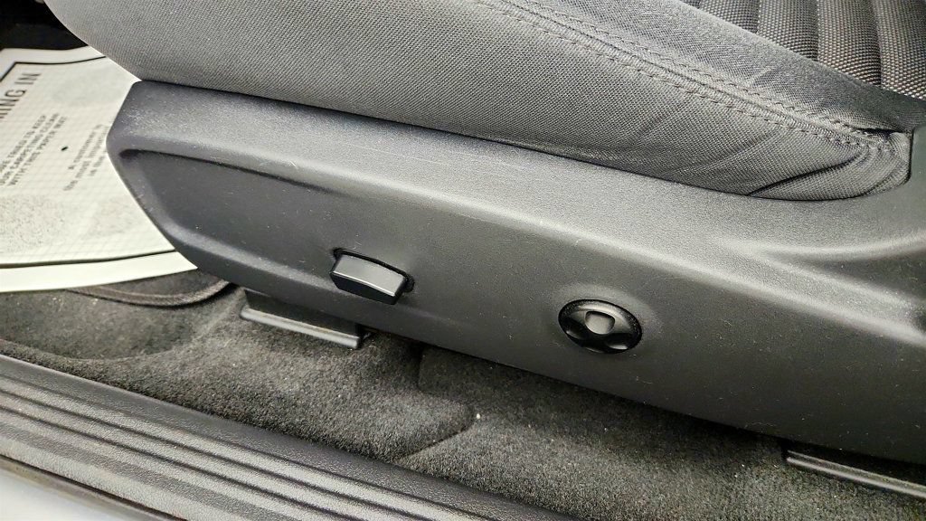 Used 2013 Dodge Challenger SXT w/ Super Sport Group RWD image 11