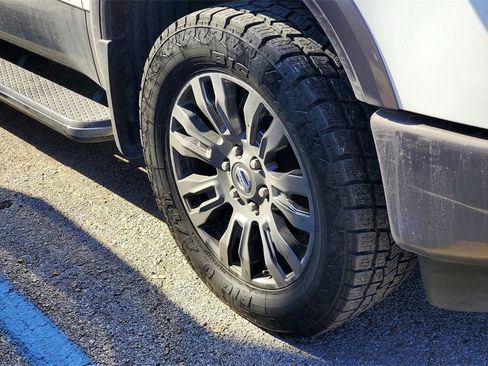 Used 2016 Nissan Titan Platinum Reserve image 4