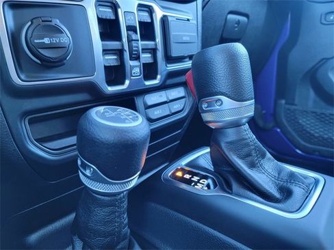 Certified 2023 Jeep Wrangler Unlimited w/ Cold Weather Group image 29