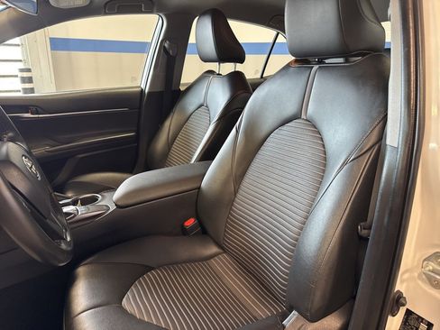 Used 2022 Toyota Camry SE image 22