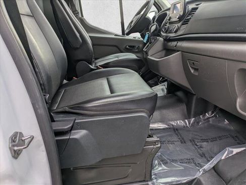 Used 2023 Ford Transit 250 Medium Roof image 18
