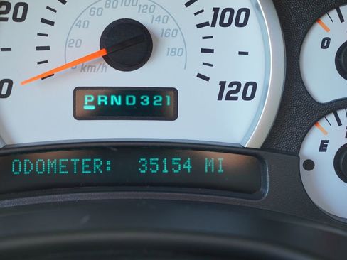 Used 2004 HUMMER H2 w/ Preferred Equipment Group image 37