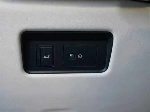 Used 2022 Jaguar F-PACE S image 16