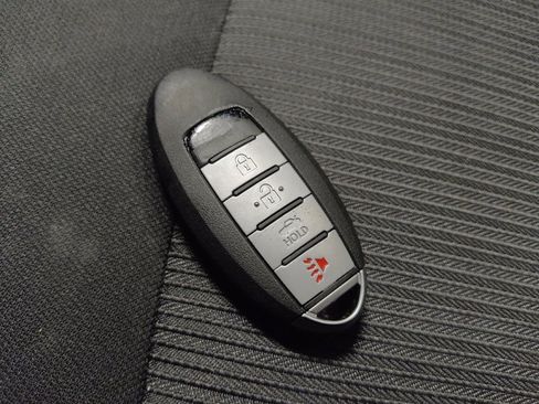 Used 2025 Nissan Sentra SV image 32