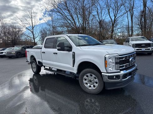 Used 2024 Ford F250 XLT image 1