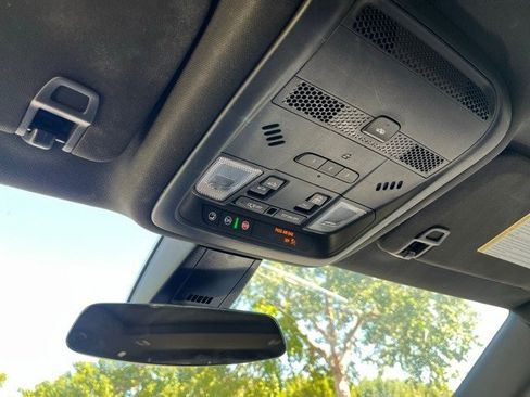 Used 2023 Cadillac XT6 Premium Luxury image 10