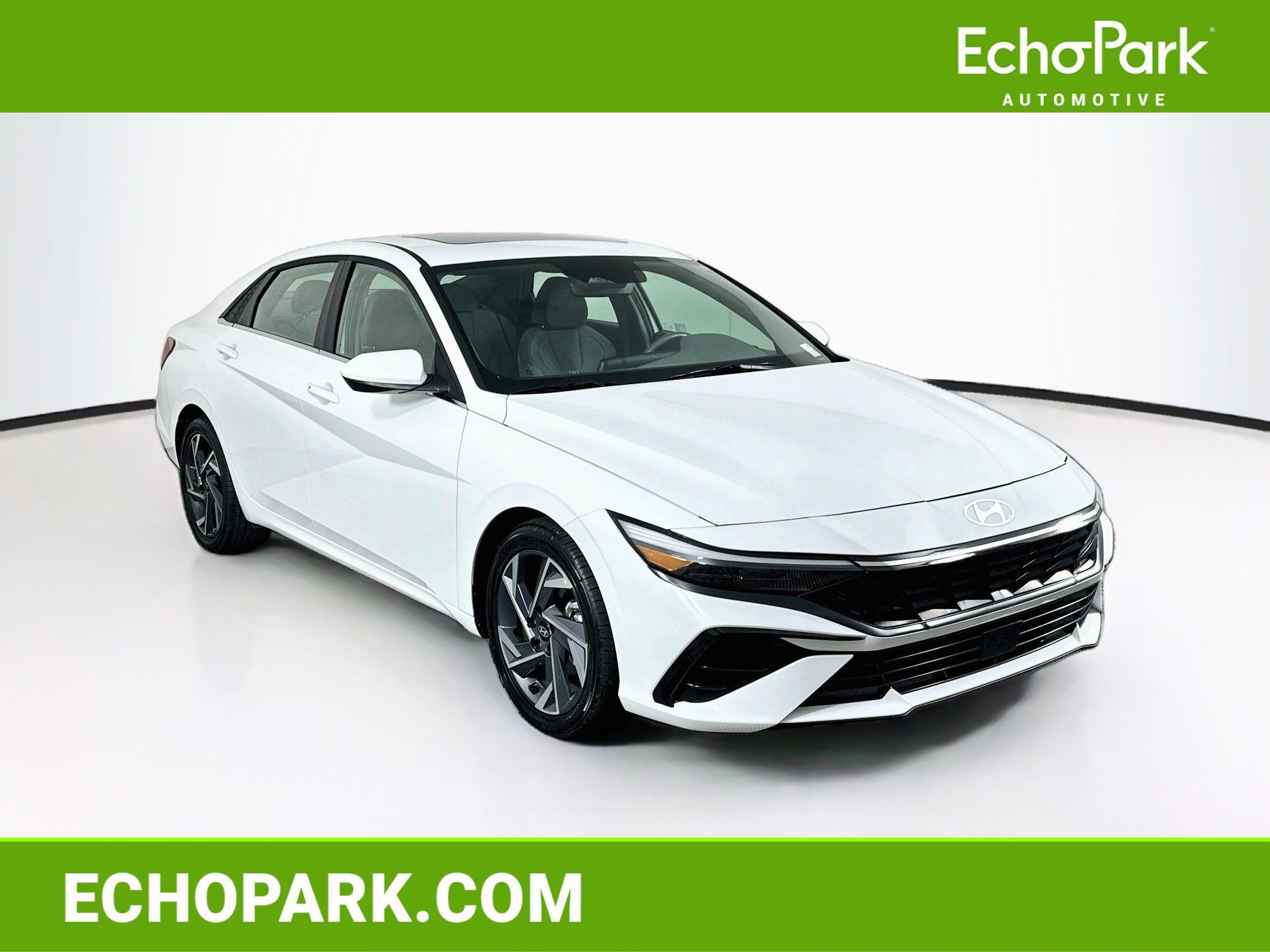 Used 2025 Hyundai Elantra SEL FWD image 1