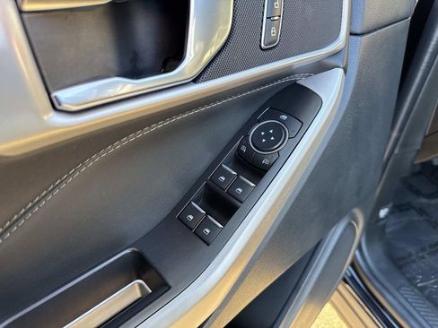 Used 2022 Ford Explorer XLT w/ Equipment Group 202A image 21