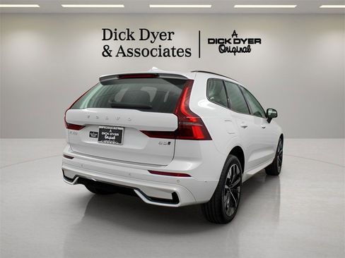 New 2026 Volvo XC90 B5 Ultra w/ Protection Package Premier image 3