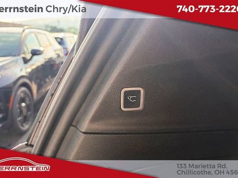 Used 2018 Chrysler Pacifica Touring Plus w/ S Appearance Package FWD image 27