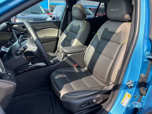 Used 2025 Chevrolet Trax ACTIV w/ Sunroof Package FWD image 11