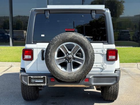 Used 2020 Jeep Wrangler Unlimited Sahara image 14