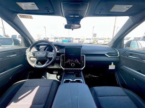 New 2025 GMC Acadia Elevation image 18