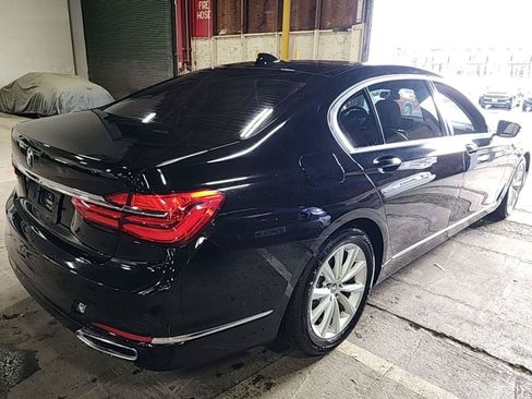 Used 2019 BMW 740i w/ Parking Assistance Package RWD image 6