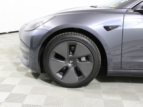 Used 2023 Tesla Model 3 Standard Range image 4
