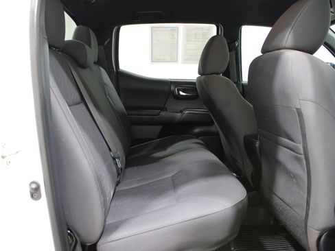 Used 2019 Toyota Tacoma TRD Off-Road image 26