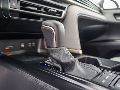 Certified 2025 Toyota Camry SE w/ Convenience Package FWD image 25