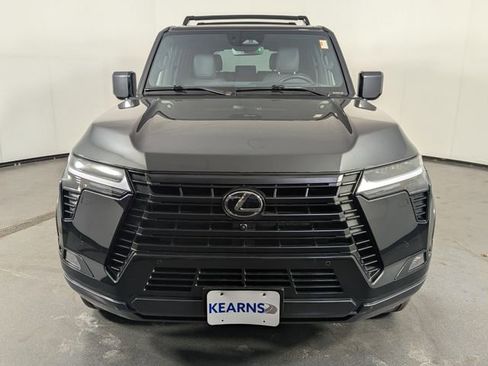 Used 2024 Lexus GX 550 w/ Accessory Package (Z1) image 3