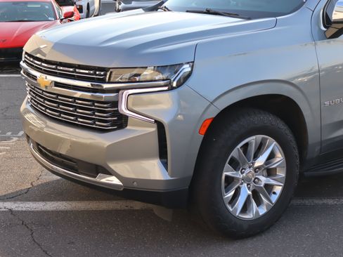 Used 2023 Chevrolet Suburban Premier RWD image 6