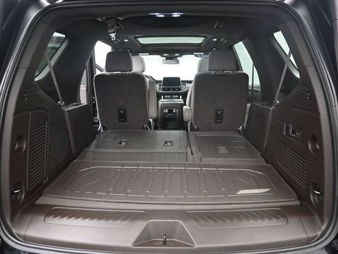Used 2023 GMC Yukon SLT w/ SLT Premium Package AWD/4WD image 36