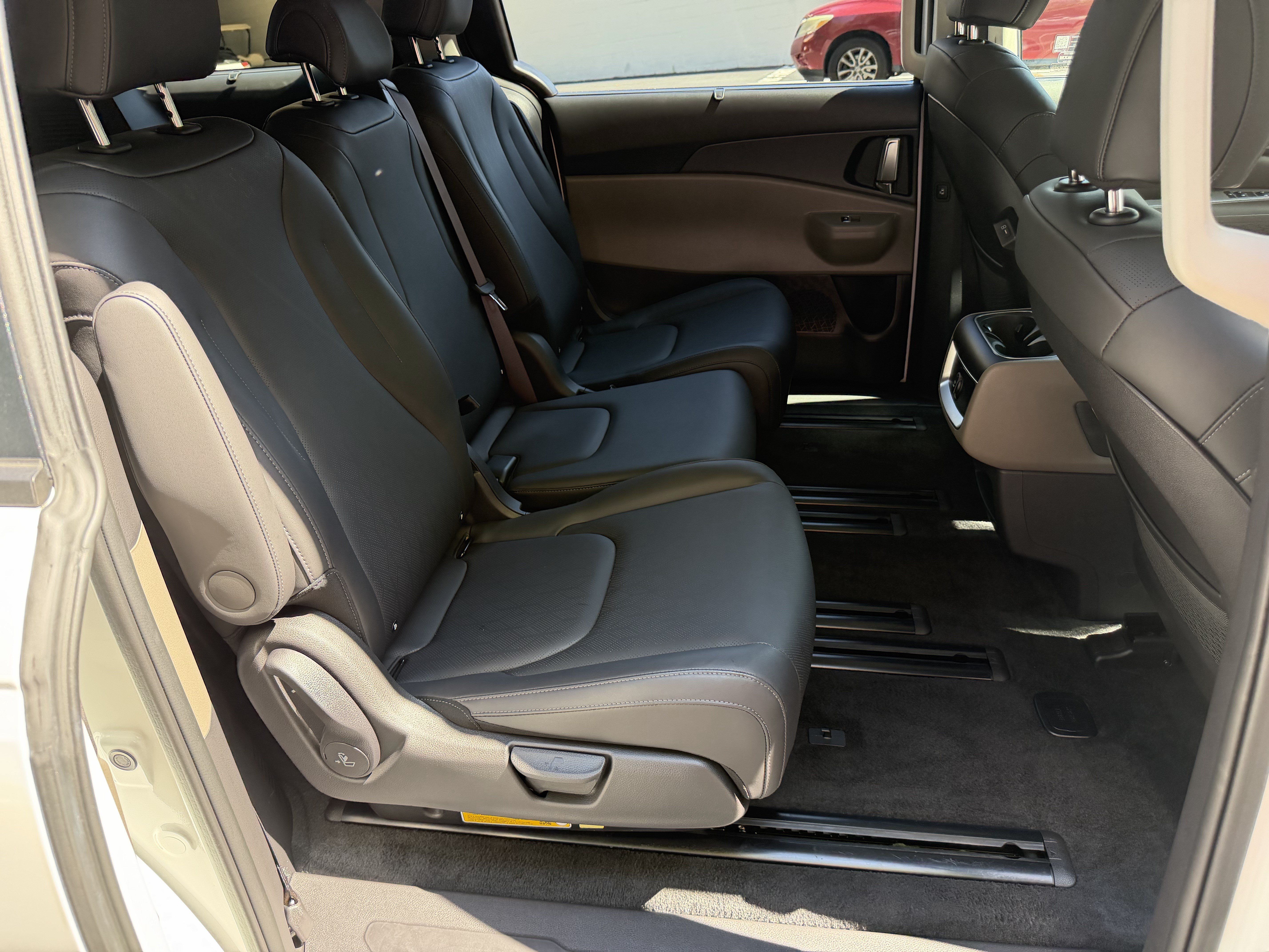 Certified 2026 Kia Carnival EX FWD image 15