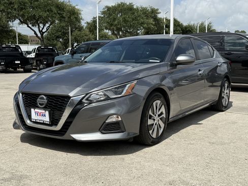 Used 2020 Nissan Altima 2.5 S FWD image 9