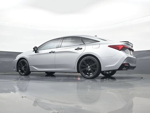 Used 2021 Toyota Avalon XSE FWD image 28
