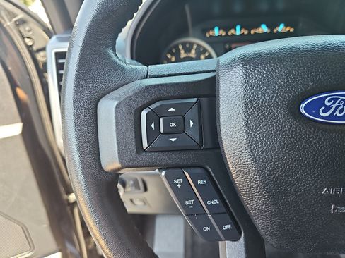 Used 2018 Ford F150 XLT w/ Equipment Group 302A Luxury AWD/4WD image 17