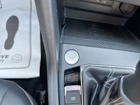 Used 2022 Volkswagen Taos SE image 22